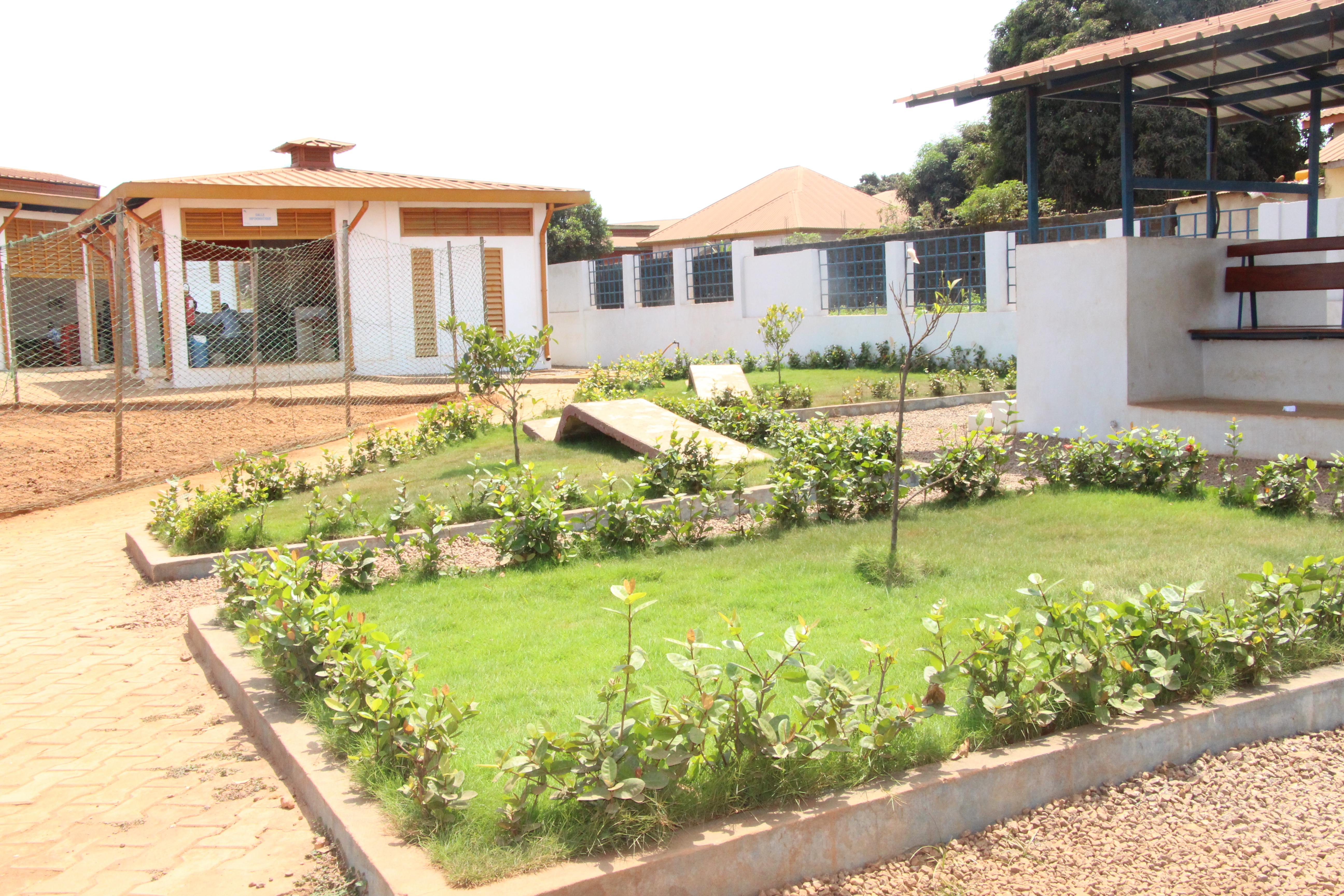 Jardin et pavillons de la Bluezone CLEE